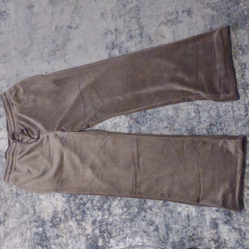 H&M | Velvet Sweatpants